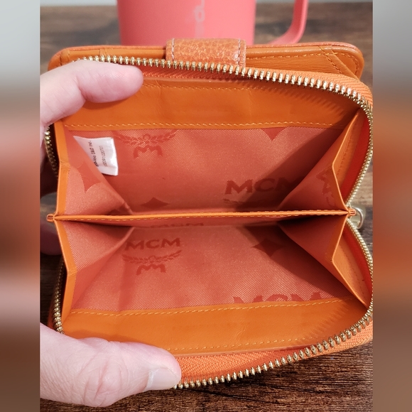 MCM Orange Short Wallet - Picture 11 of 14